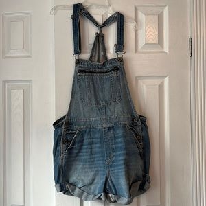 American Eagle short overalls